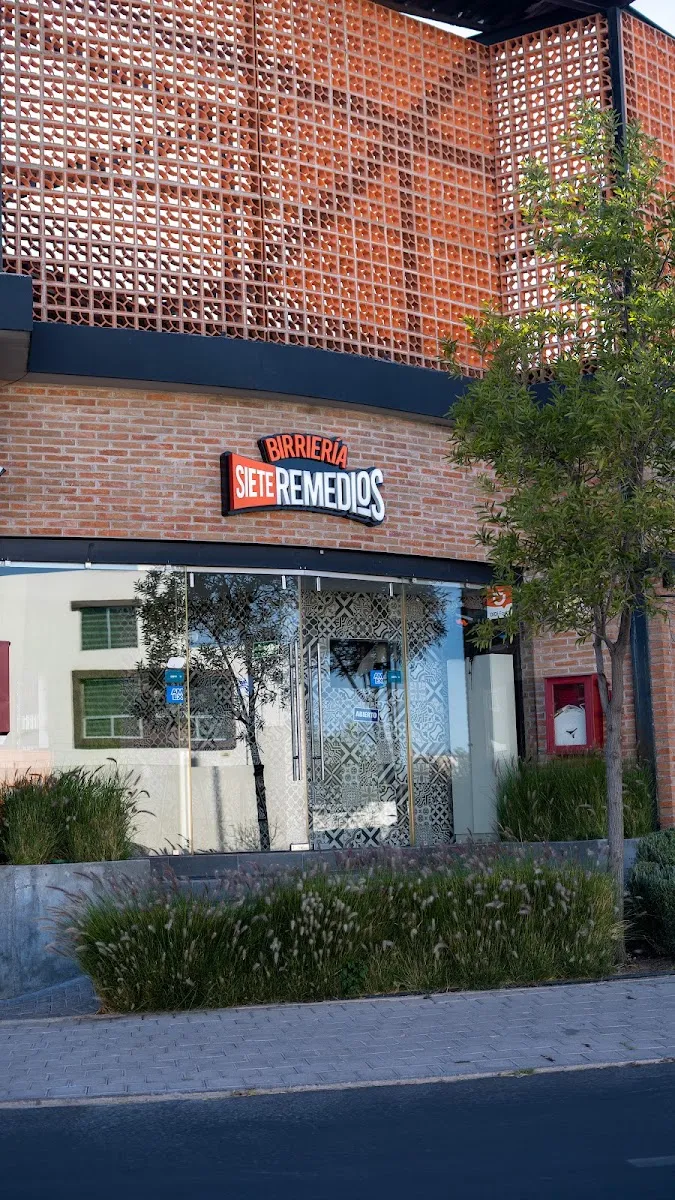 La entrada de 7 Remedios en Sabino 51