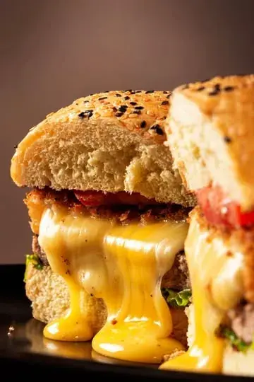 Hamburguesa con queso derretido