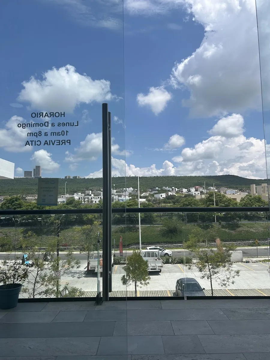 Vista desde el consultorio en el primer piso de Plaza Dhoka
