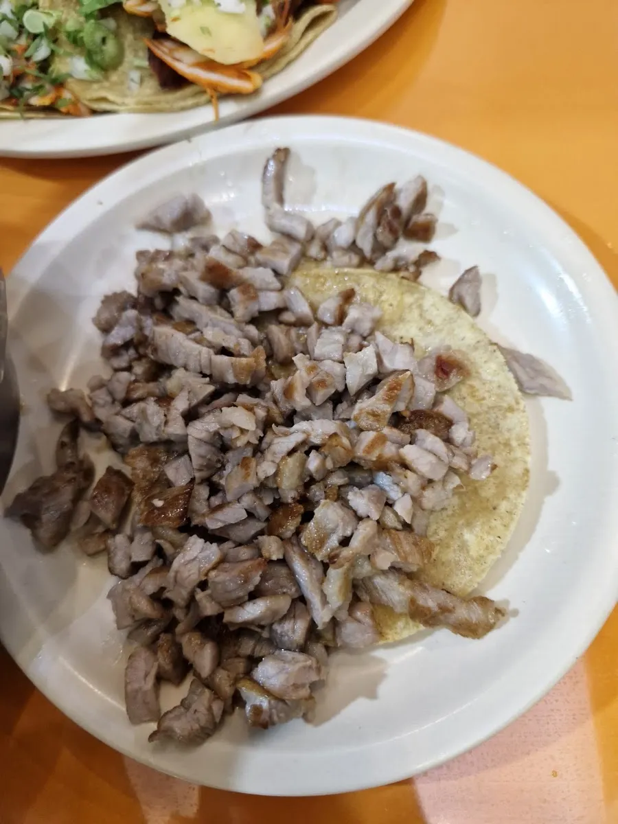Plato de tacos de suadero