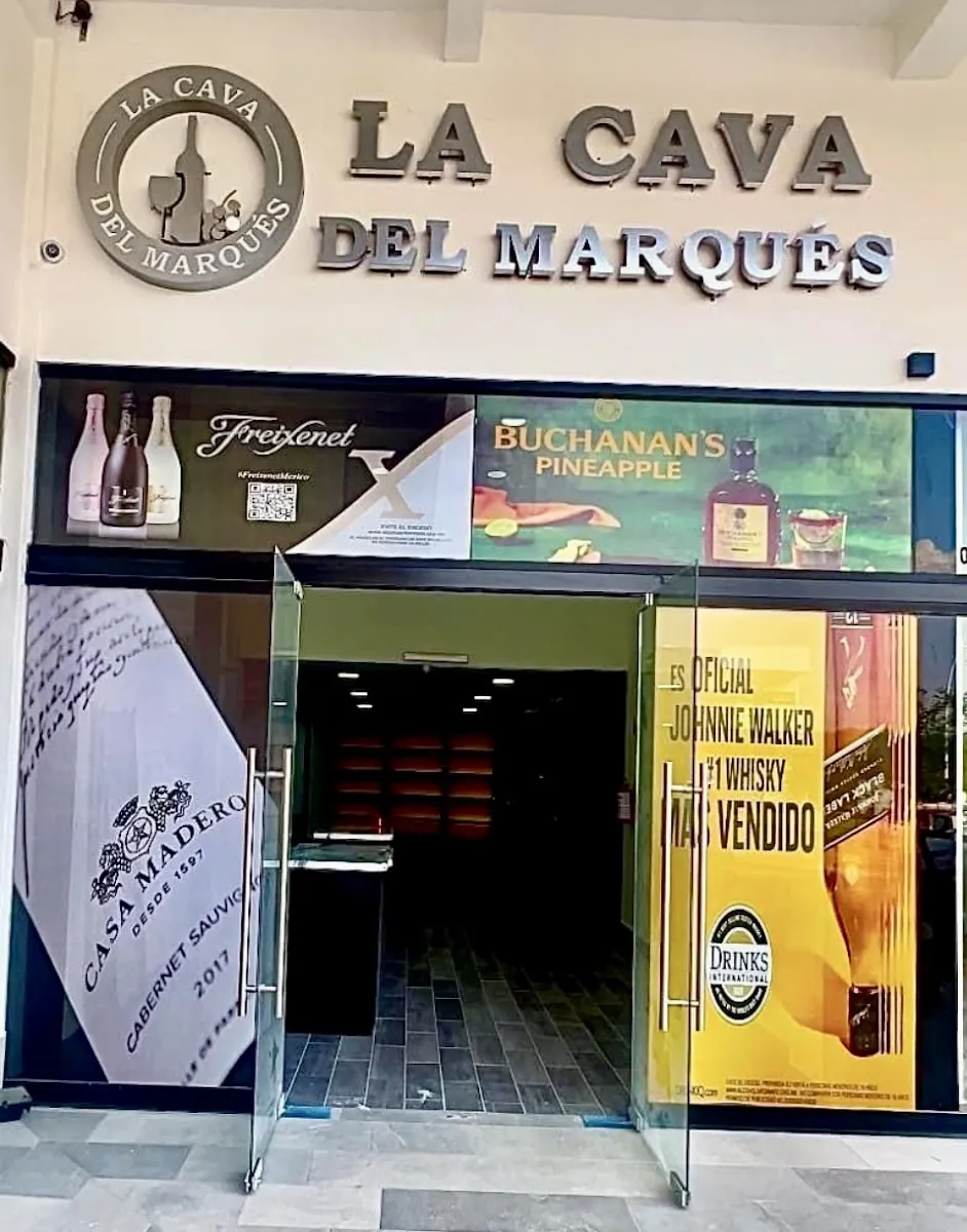 Fachada de La Cava del Marqués en Plaza Dhoka