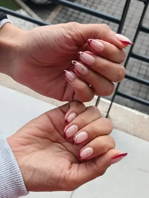Uñas con francés rojo